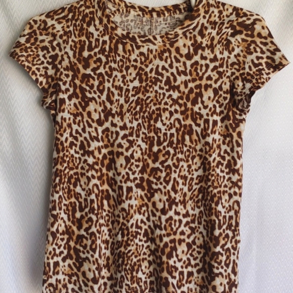 Banana Republic Leopard Print Women's Tee size Small - Picture 11 of 12